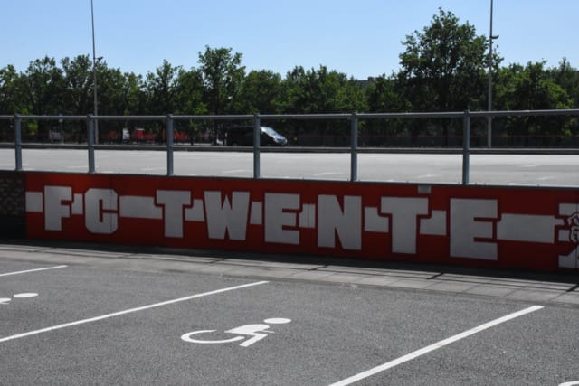Steijn bezorgt FC Twente kinderlijk eenvoudige zege op Go Ahead