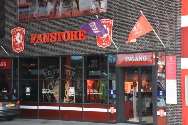 Vlap doet zijn oude club pijn: FC Twente wint in eigen huis van sc Heerenveen